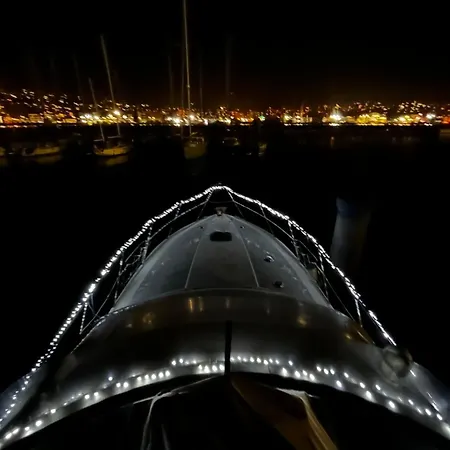 Úszó hotel El Yate De Luces