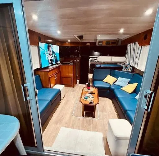 El Yate De Luces Ботель