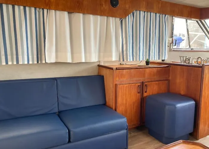 El Yate De Luces Ботель *