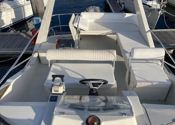 El Yate De Luces * Виго